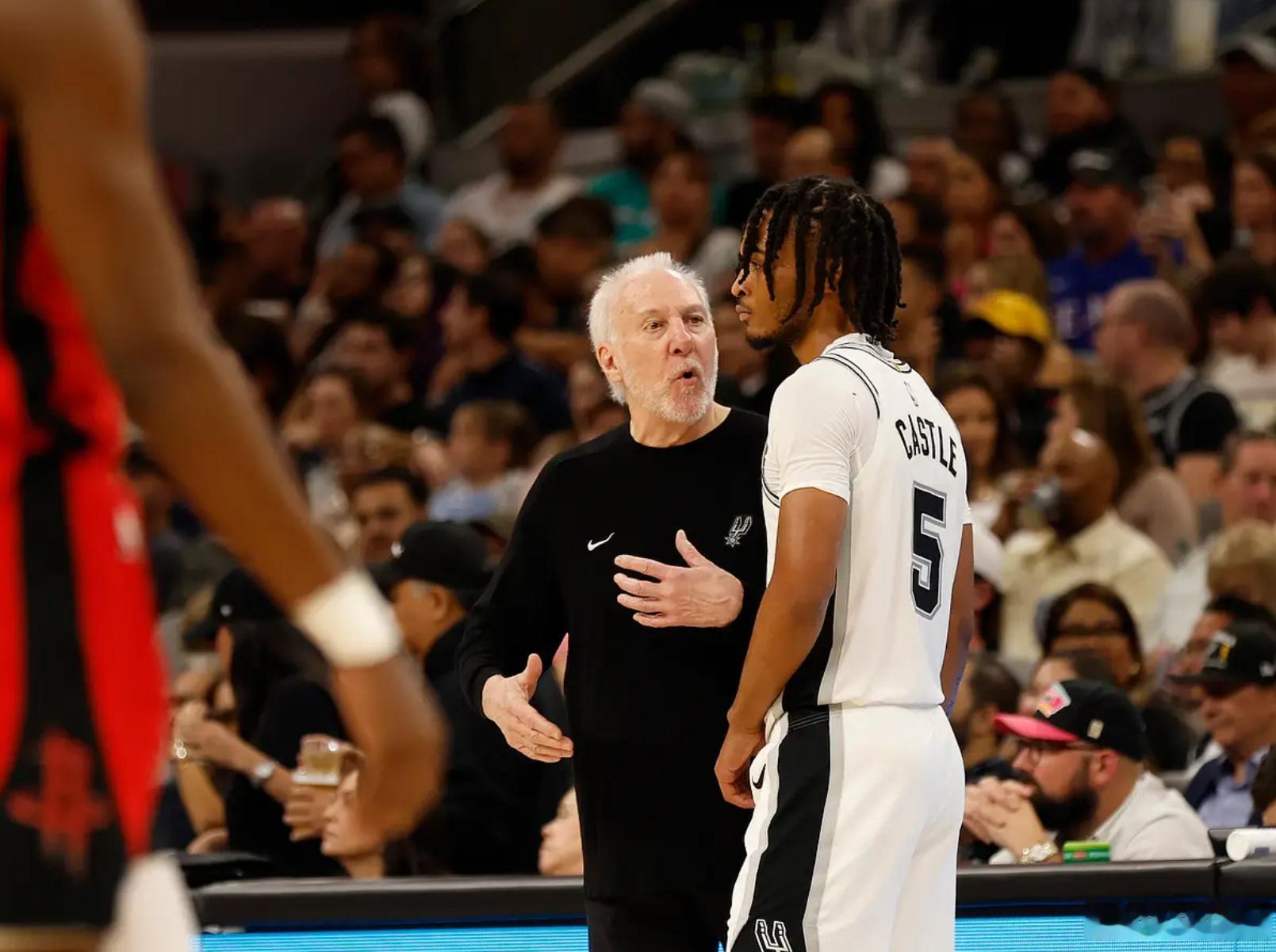 卡斯尔：波波维奇让我们放下前两战据SNY Knicks报道，NBA总决赛前两场过
