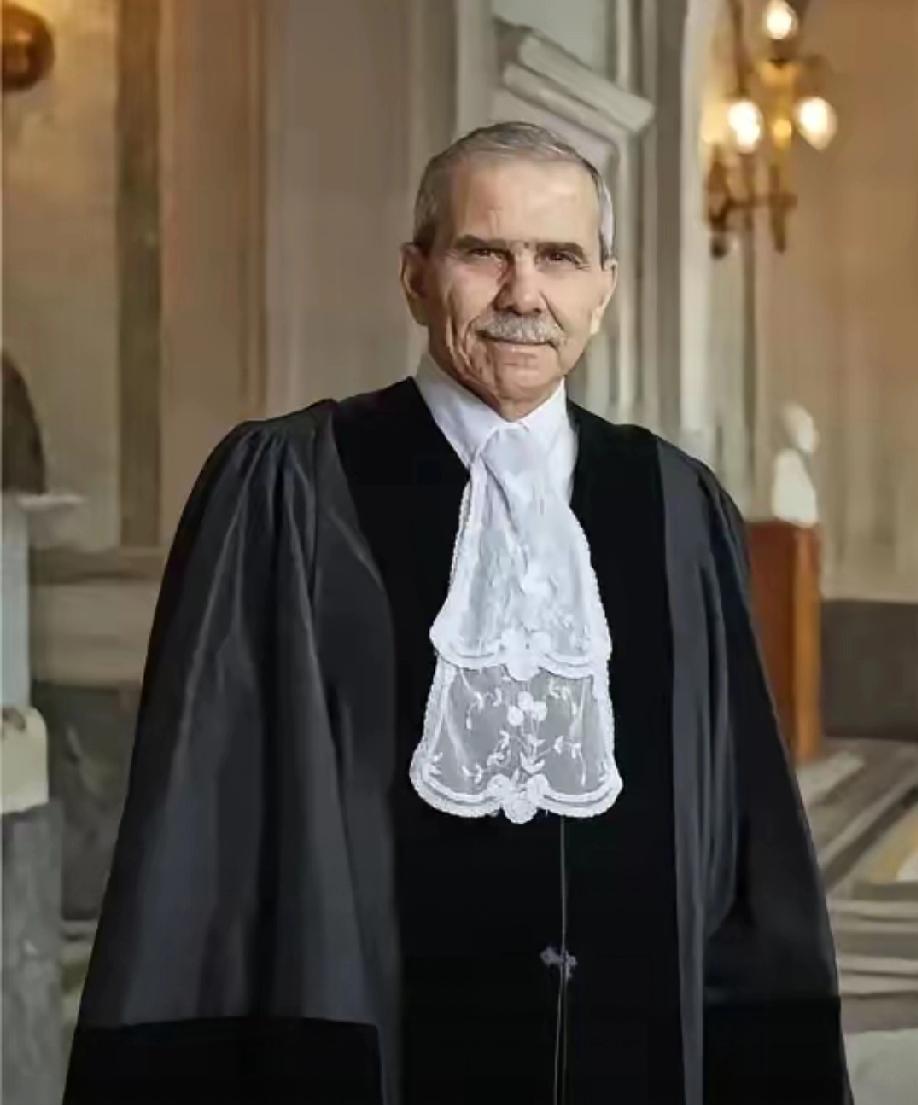 黎巴嫩传来的消息
4月9日，黎巴嫩总理萨拉姆开完内阁会后放话了：军队和警察马上加