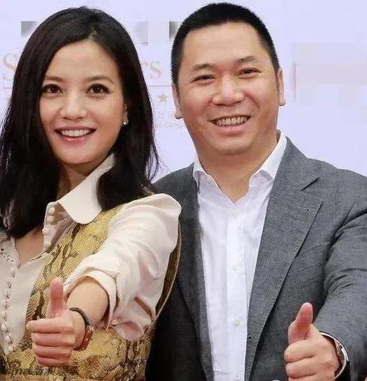 赵薇官宣离婚！貌似冲上热搜，引发关注热议。仅仅半个小时评论目前已达5293条，原