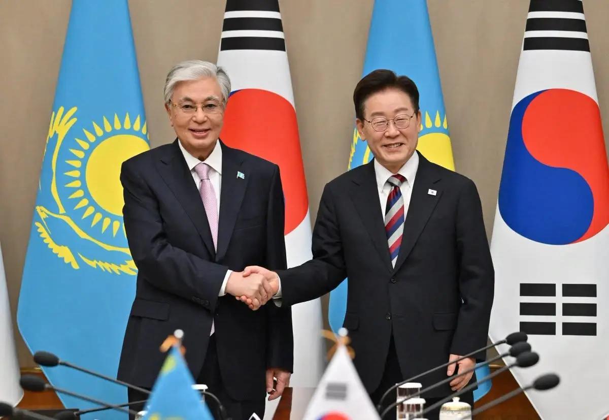 宁愿等19年，也要绕开中国？

9月16日，韩国一口气把中亚五国总统请到首尔。被