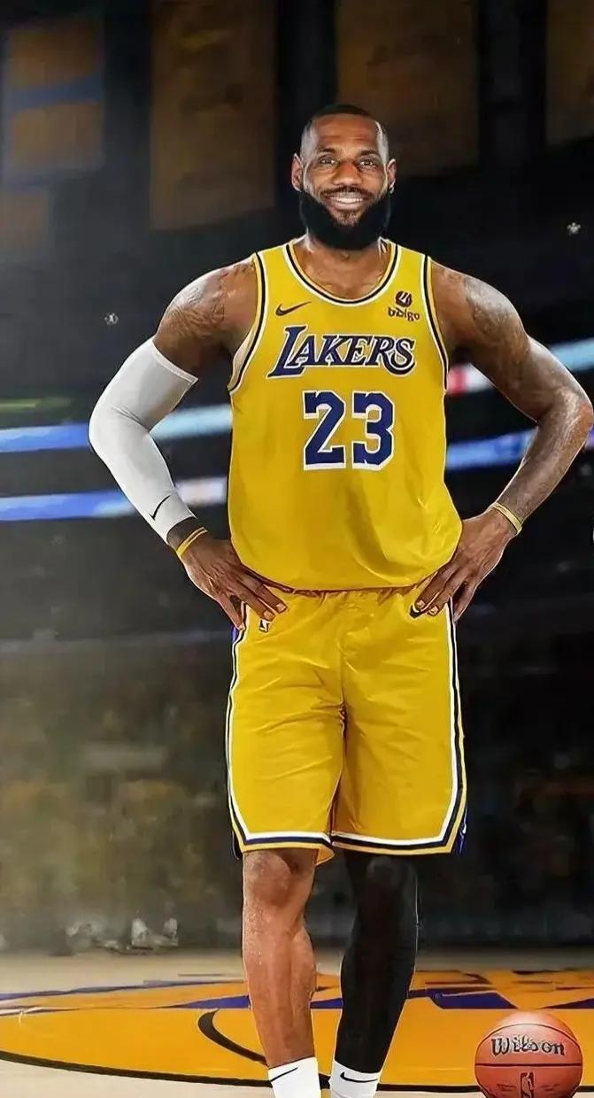 詹姆斯确实老了，在打猛龙的客场比赛中，离终场五分钟，出场30分钟35秒，15投3