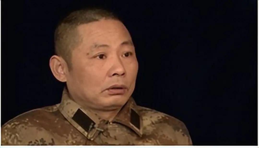 2007年，对越自卫反击战的老兵刘亮华去办低保手续，却被工作人员骂了句“不要脸”