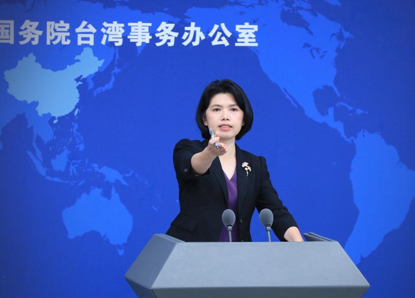 大陆给台湾记者开门、发证、上发布会，人家进来替"台独"话语体系做推广，把"总统"