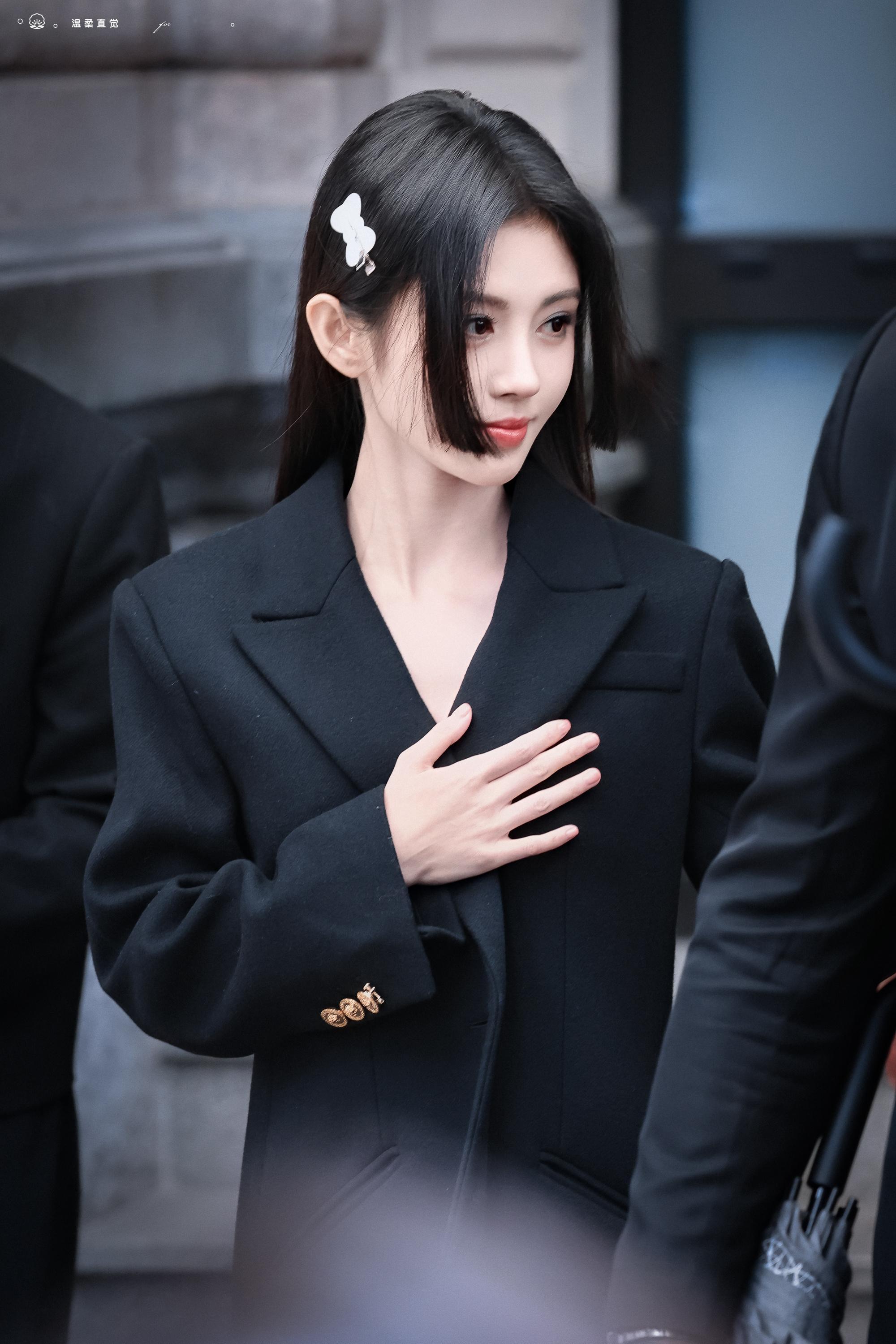 好可爱的造型[送花花]鞠婧祎蝴蝶结发夹公主切 ​​​