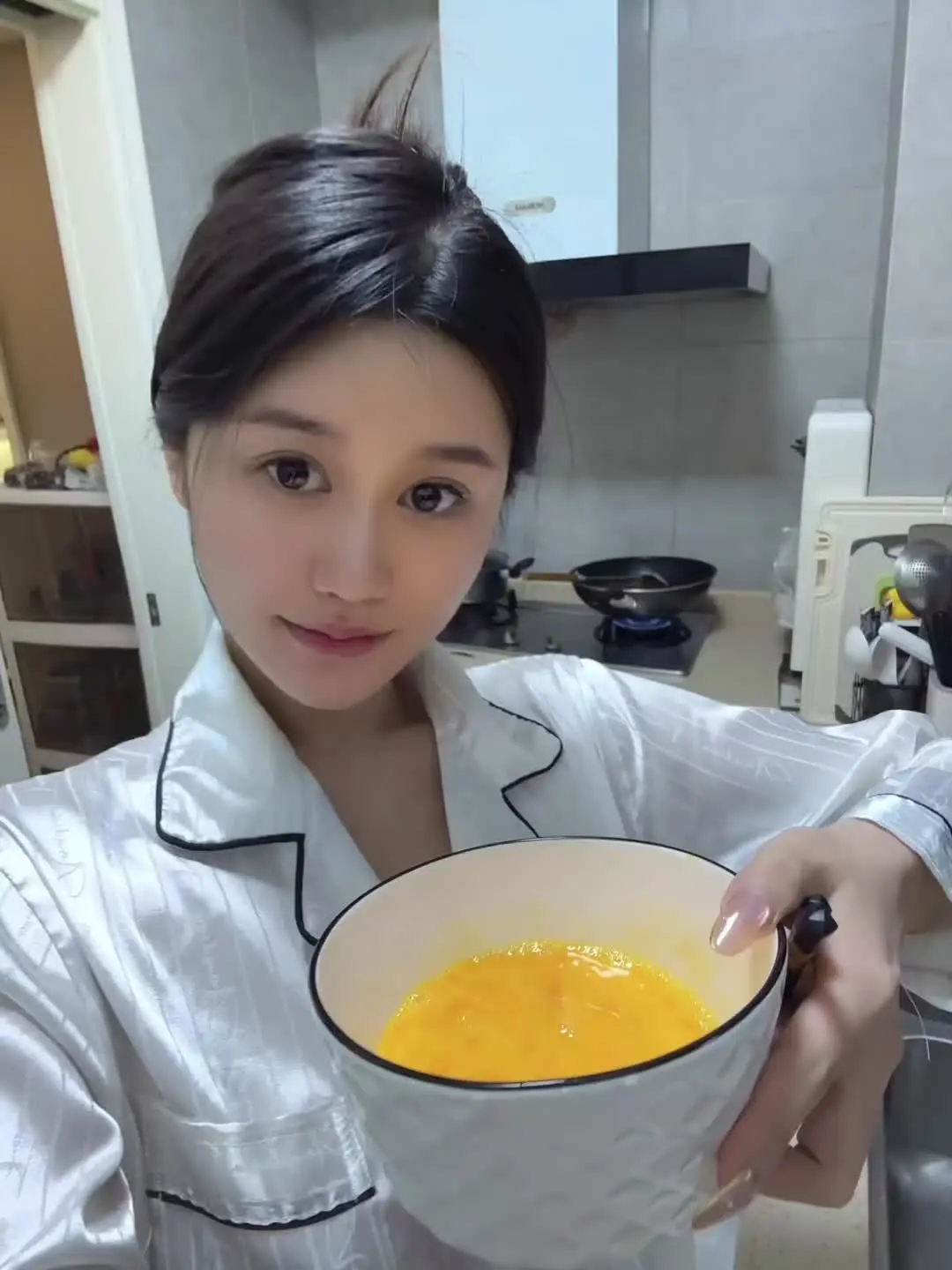 做饭我在学 脾气我在改 开车很流利 你放心我有预感我以后会是一个好老婆