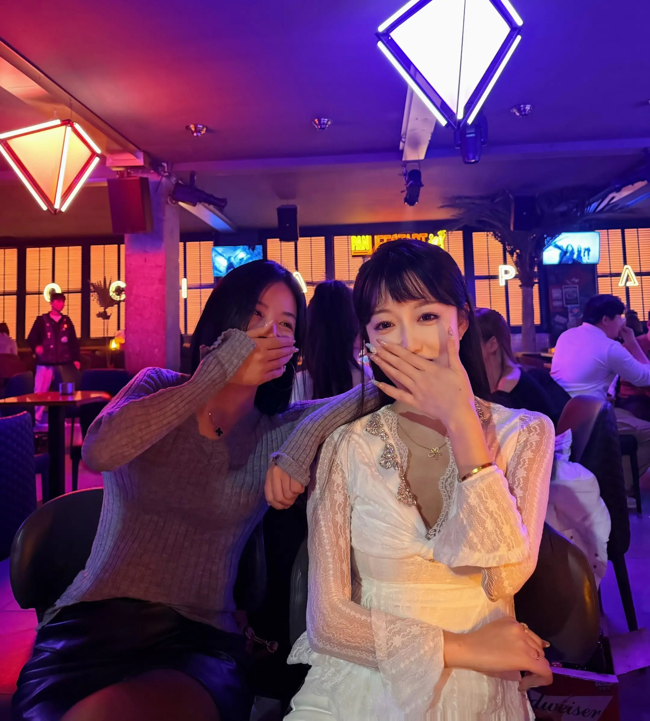 性感不是穿得少 而是看你的眼神刚刚好