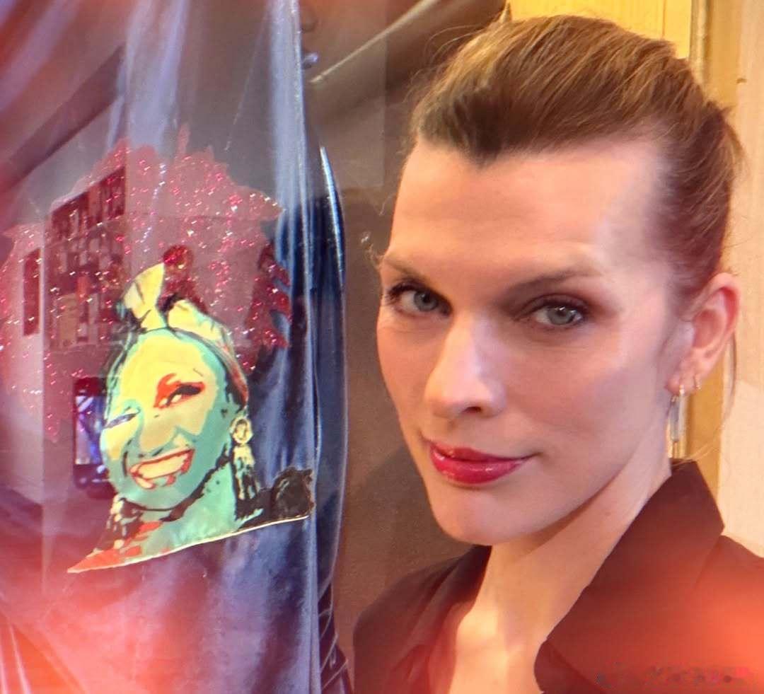 milla jovovich米拉乔沃维奇发文庆祝自己的50岁生日，米拉感谢了家人