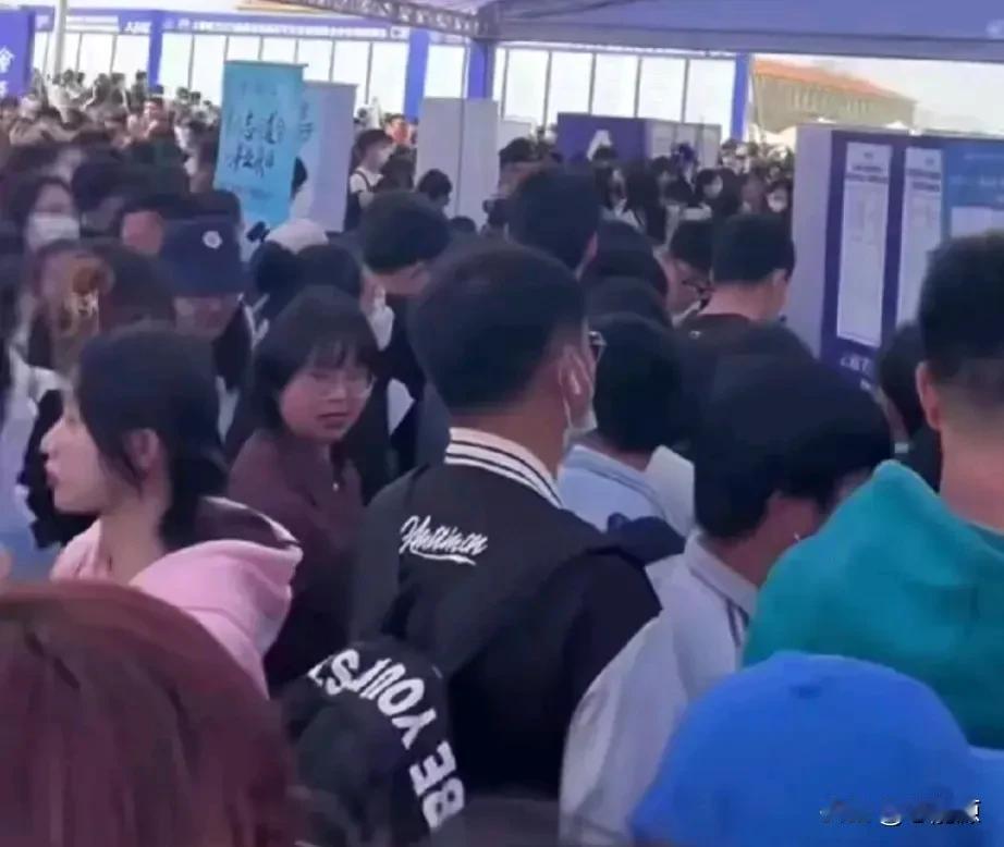 郭台铭好不好不知道，反正富士康逐渐转移产业到东南亚后，再也找不到更好的企业打螺丝