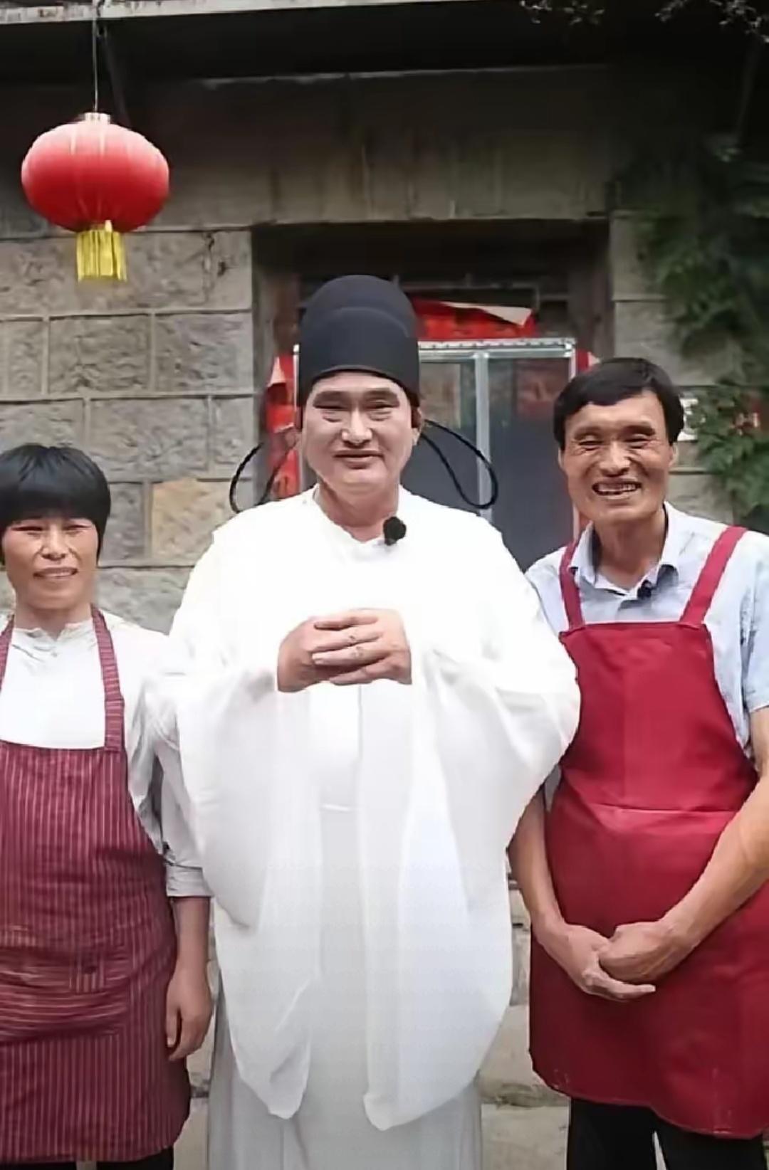 高市把中日关系折腾到谷底，但经济关系难以断链。前外长岩屋毅是对华务实人士，高市找
