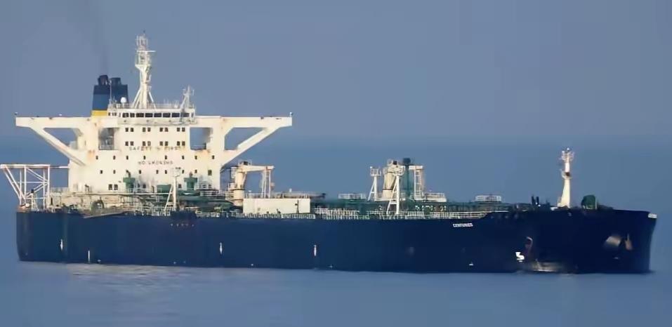 美军执法遇阻记：十余万吨油轮周旋后被拦截，小艇拦巨轮难在哪？
 
美军的强硬执法