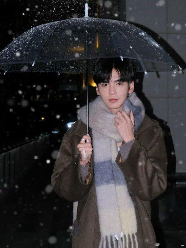 💛 • 冬至到 愿比西/比西妹的故事 从今天开始进入暖冬模式❄️🥟 