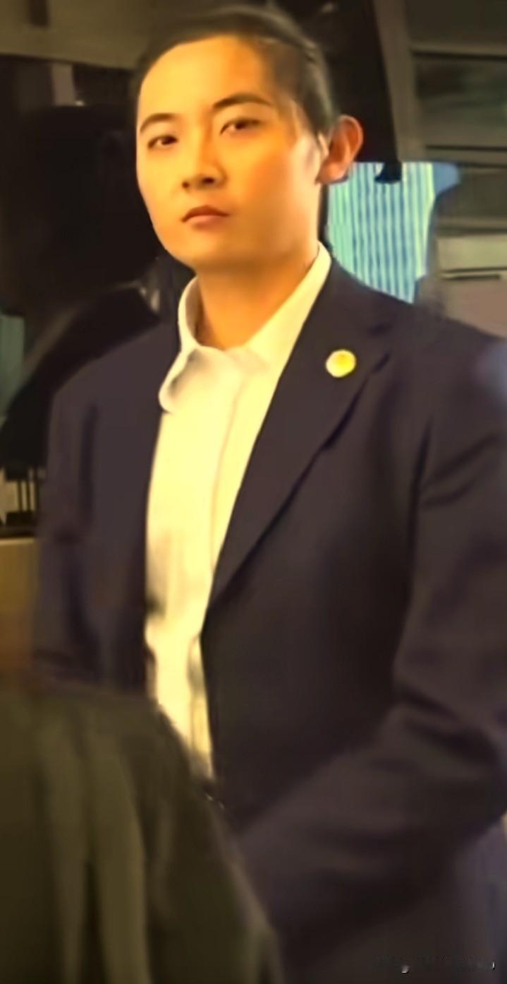 台媒热议＂中南海女保镖＂

在中国国民党主席郑丽文访问大陆的过程中，人们常常从公