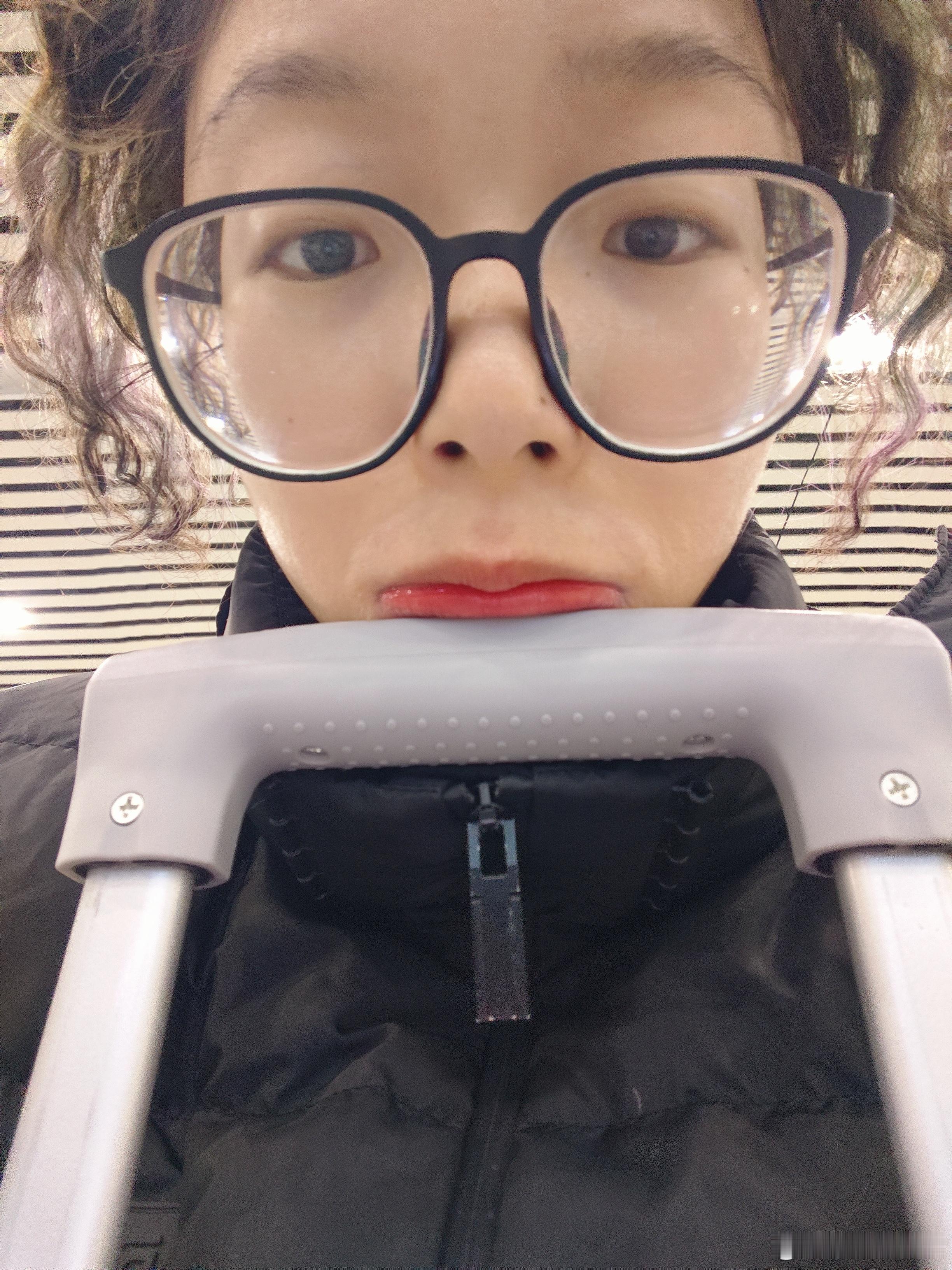 早朋友们ﾉ☀今天我要回家过年啦，前些日子都是待在大梦老家，今天回自己老家咯～大概