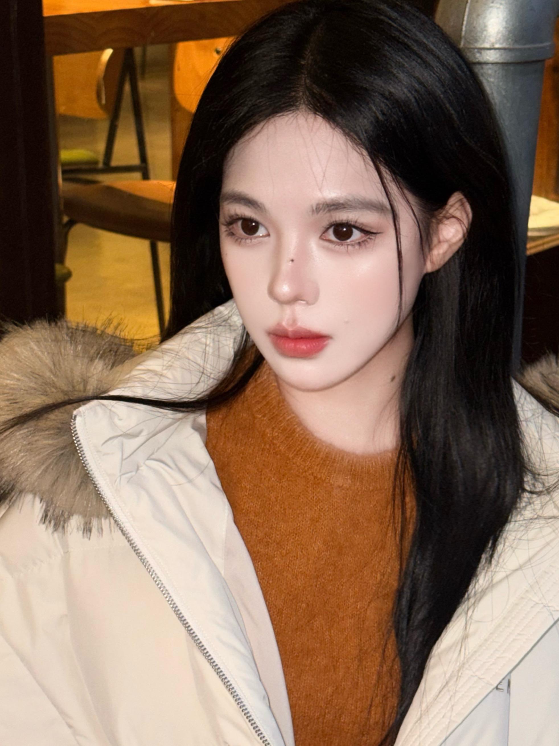 不冷不冷 ❄️。去年圣诞节的时候有被冻到，所以今年冬天准备的很积极，早...