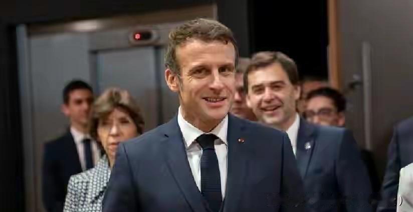 马克龙抵京，日本向全球正式通告：拒邀中国出席G7峰会
马克龙此行带着经贸诉求，想