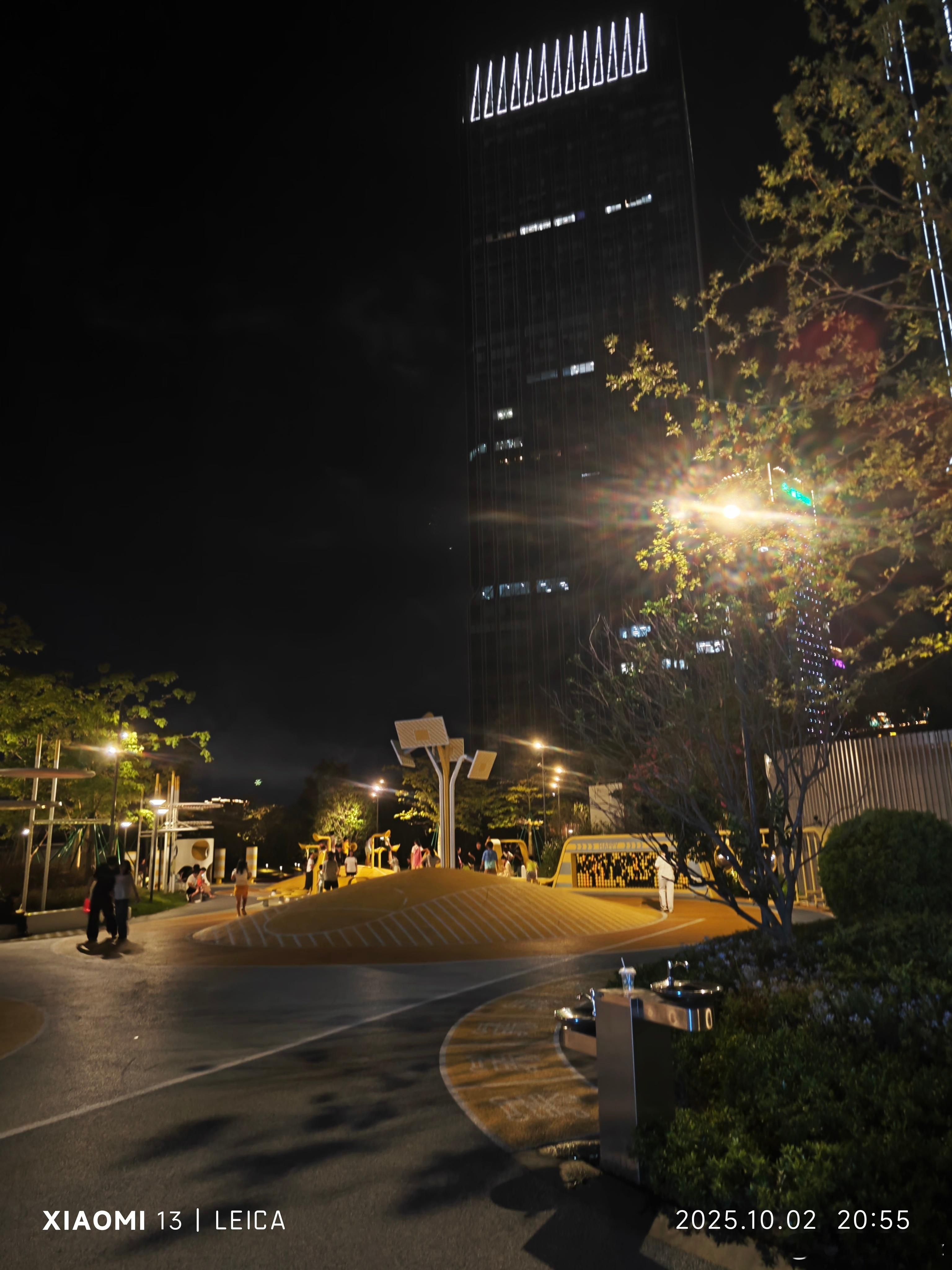 国庆福州好去处 北江滨新开的左海 ·光年park ，面上的平台相当大！ ​​​