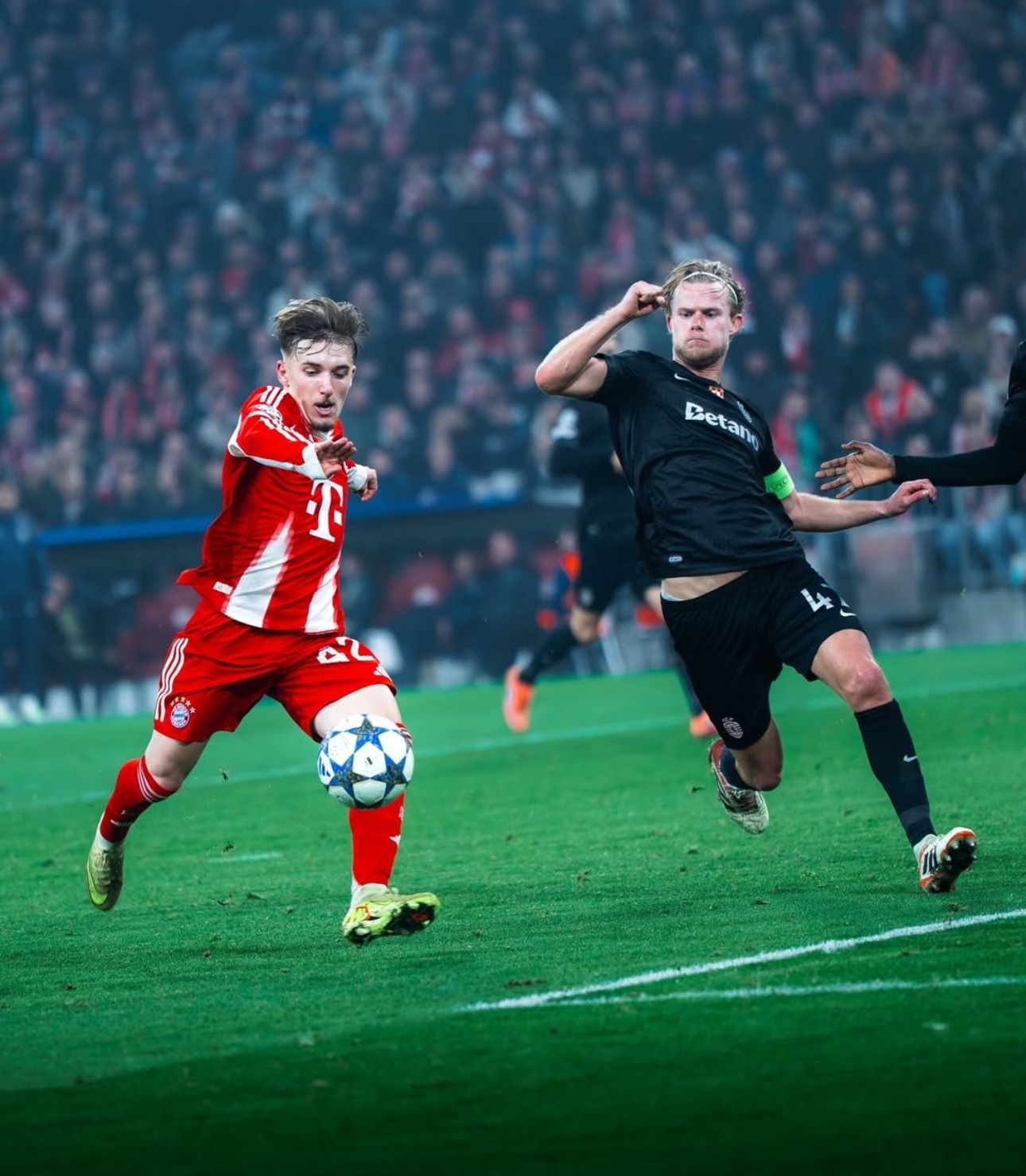 拜仁小将卡尔首次入选德国队 出战两场国际热身赛北京时间3月19日，德国国家队官方