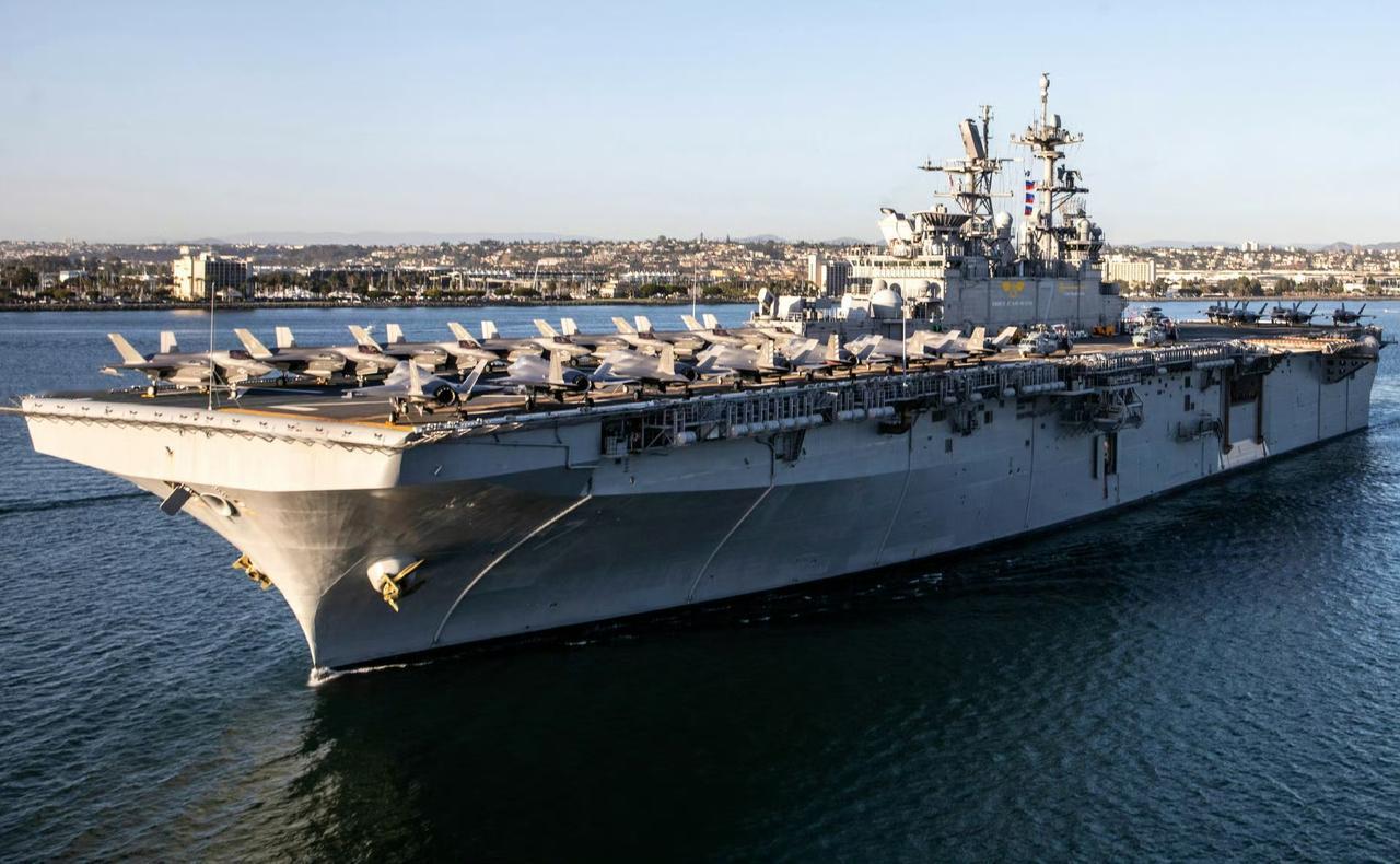 美国驻韩国的萨德被调往中东了，驻日基地的的黎波里号两栖攻击舰也被调往中东了，就不