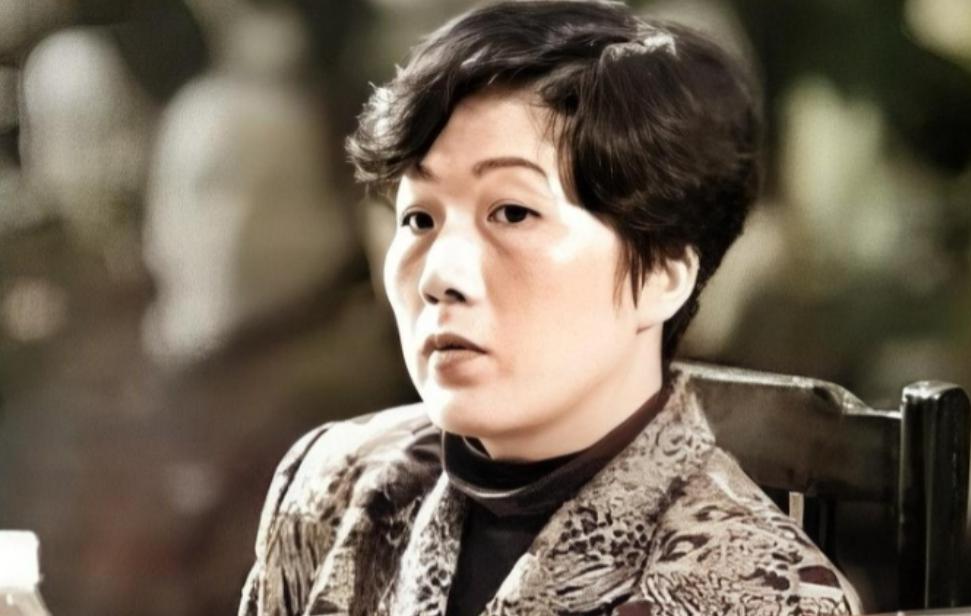 2001年，“女老虎”蒋艳萍被判处死刑，万念俱灰之下，听说只要怀孕就可争取缓刑，