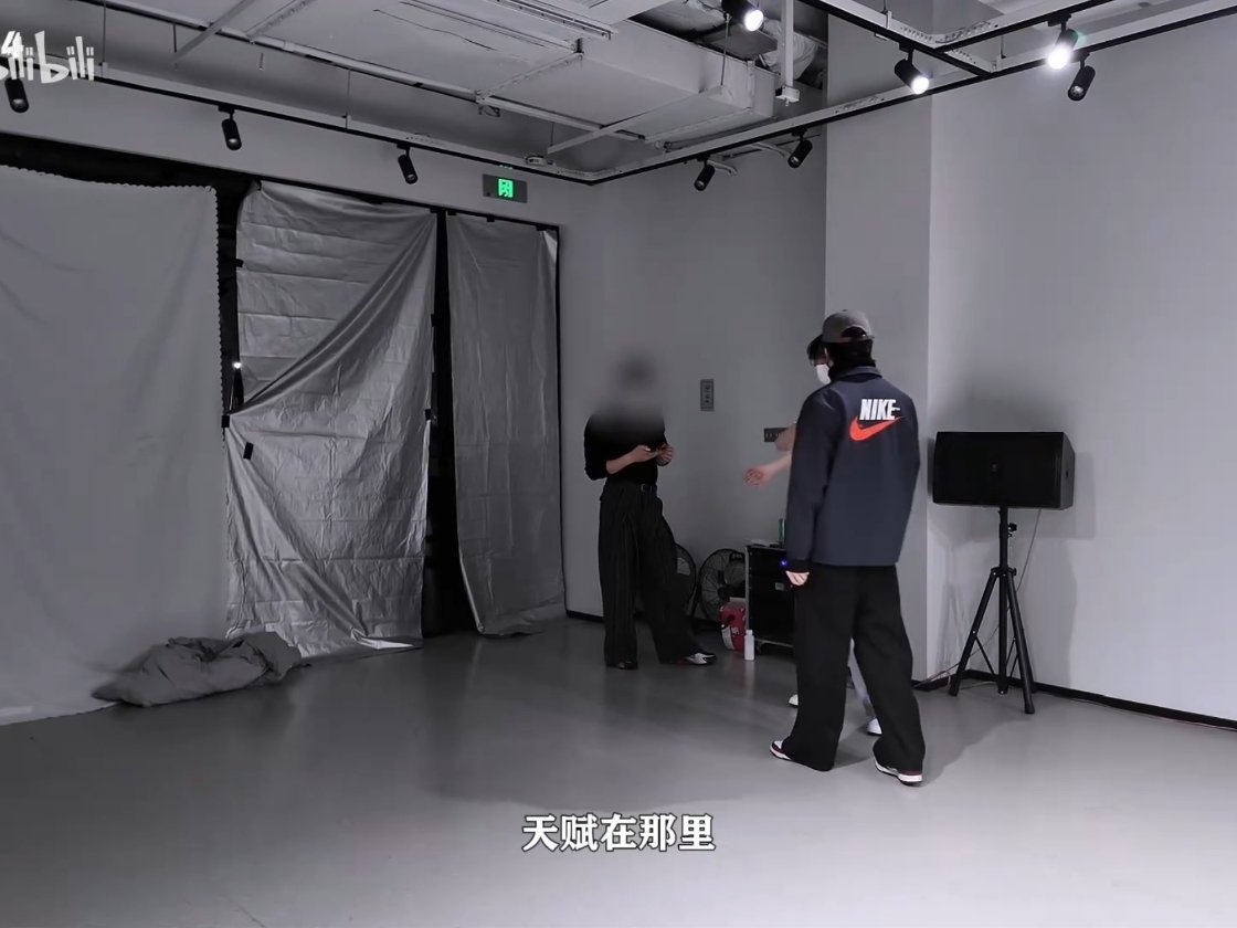又肯定了 