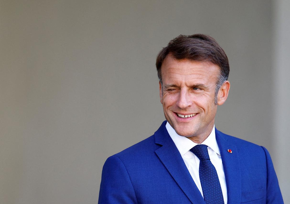 马克龙威胁对美使用“贸易核弹”，晒出和特朗普通话视频
 
封面标题：马克龙威胁对