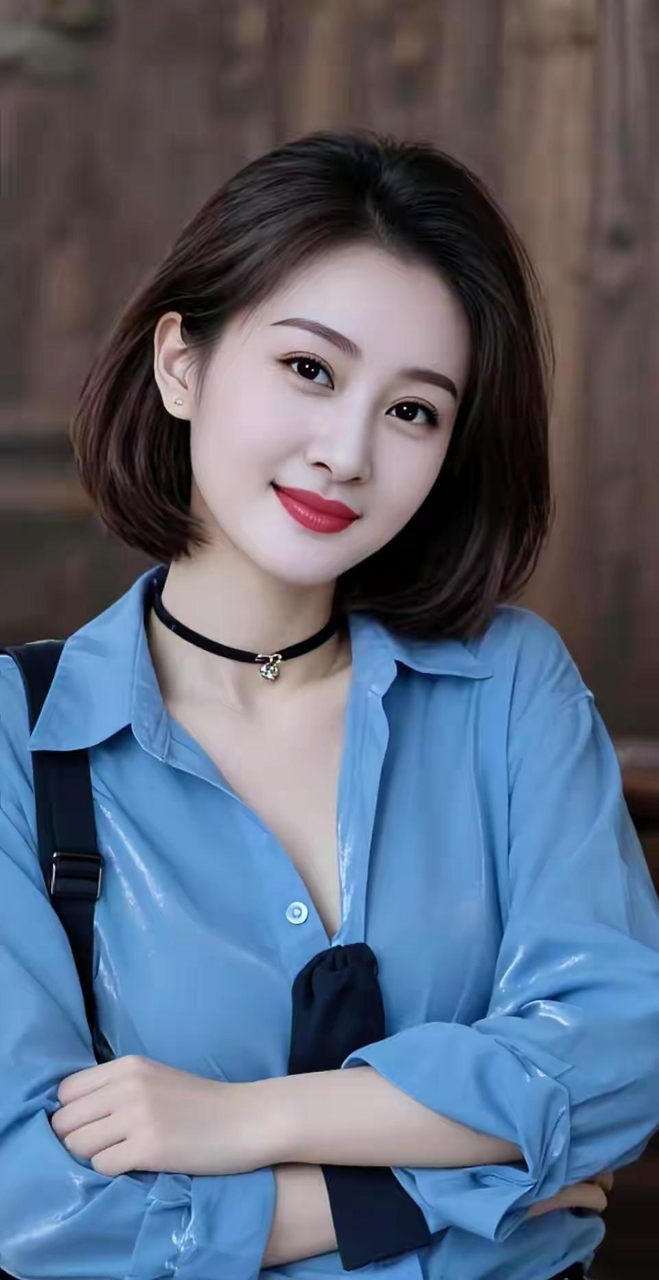 青春美丽，微笑如花