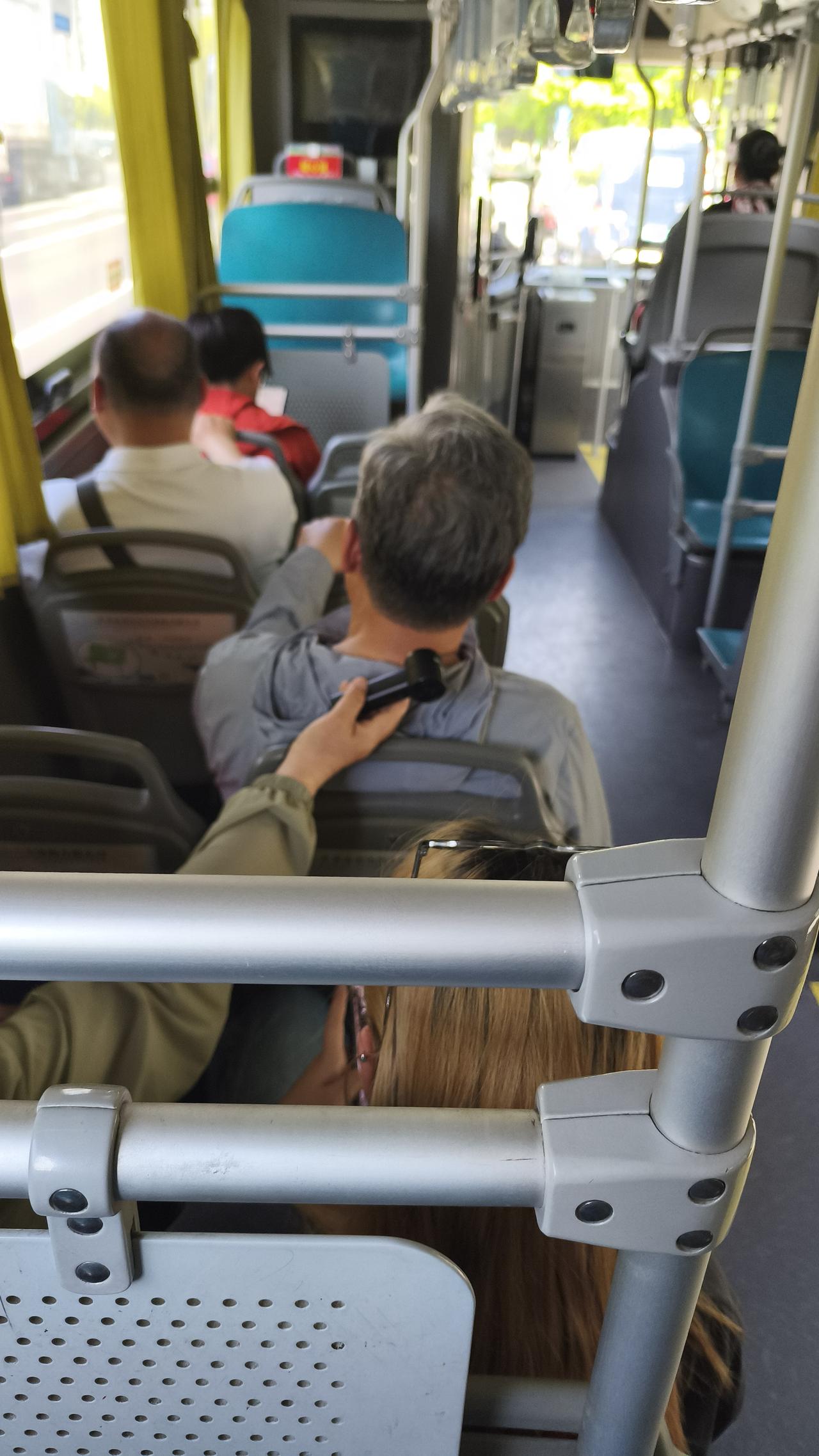 不过老话说“神仙怕吹脑后风”，我有点好奇这说法有没有道理。脑后是人体比较敏感的部