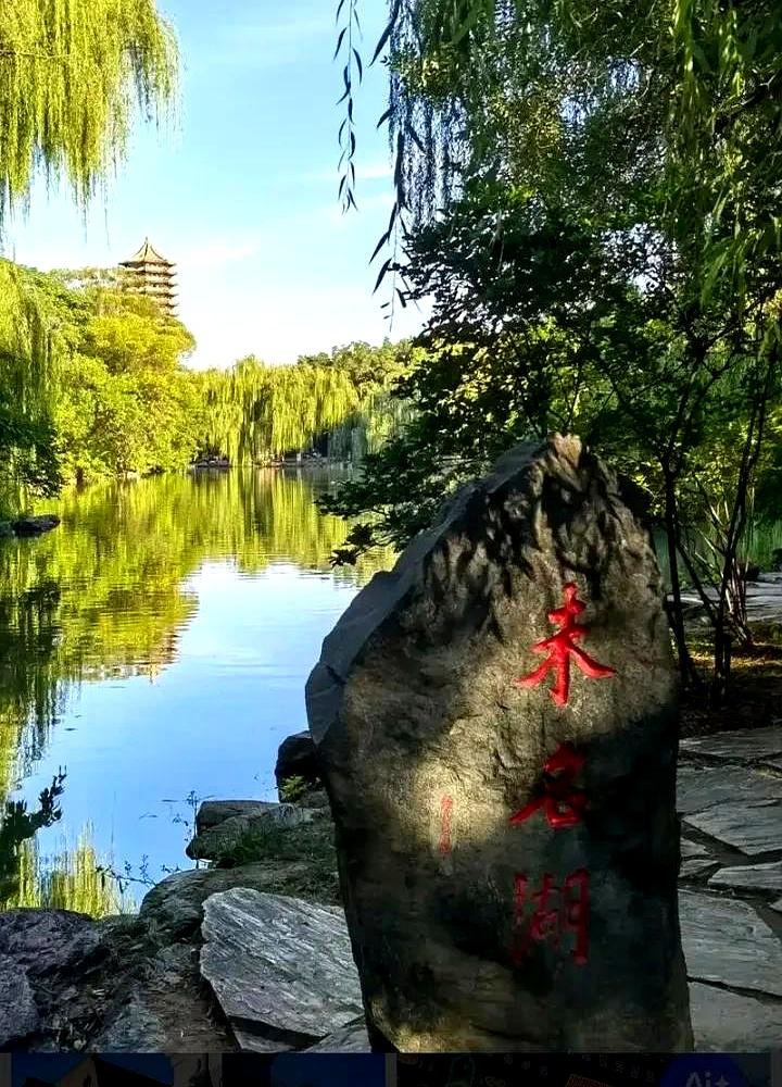 前两天新疆普通本科提档线一亮出来，很多人都愣住了。
北大693，清华691，上交