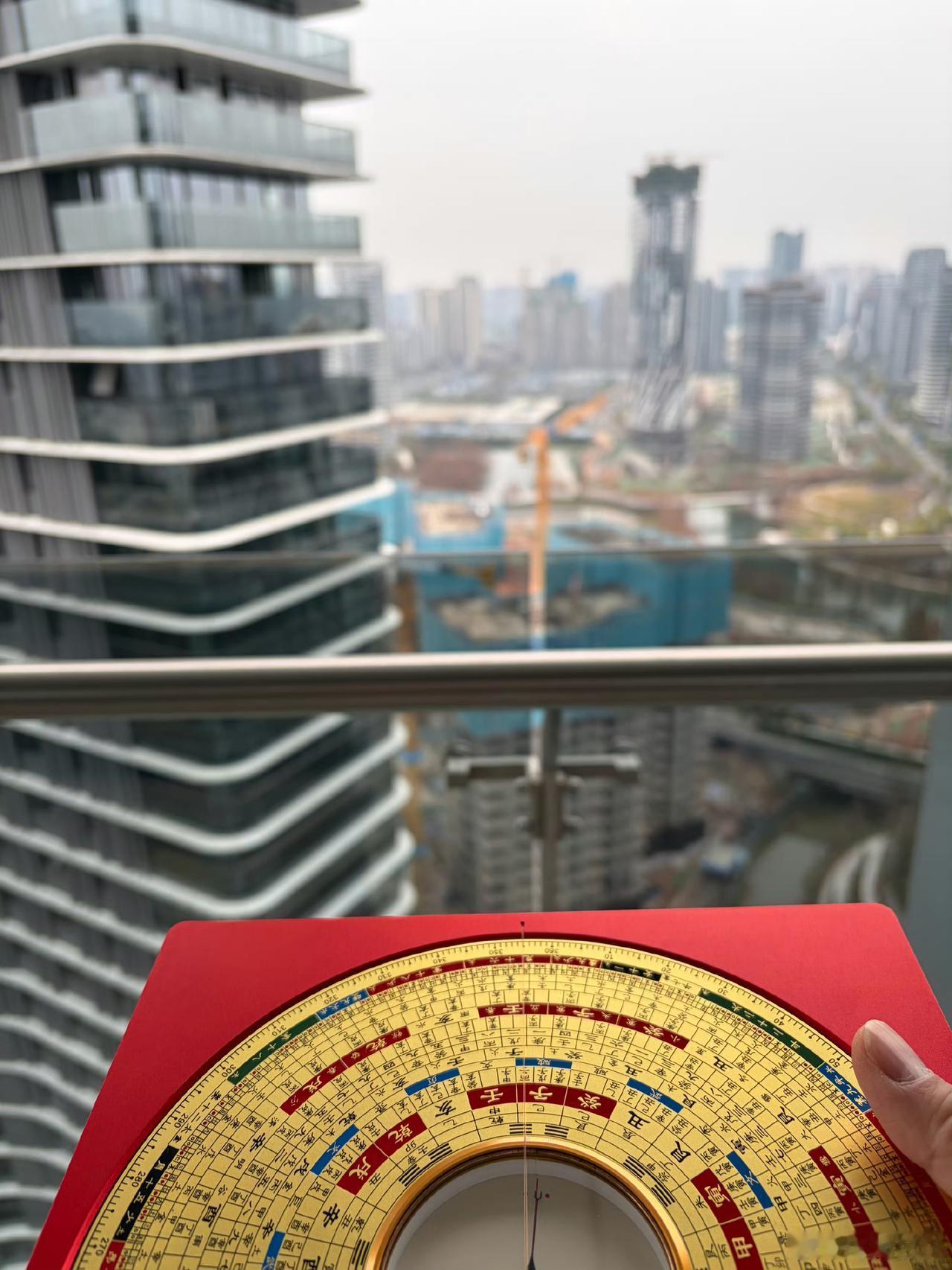 今日运势：乙巳年己丑月庚辰日  2026.1.6日

鼠：思虑过多效率低
牛：注