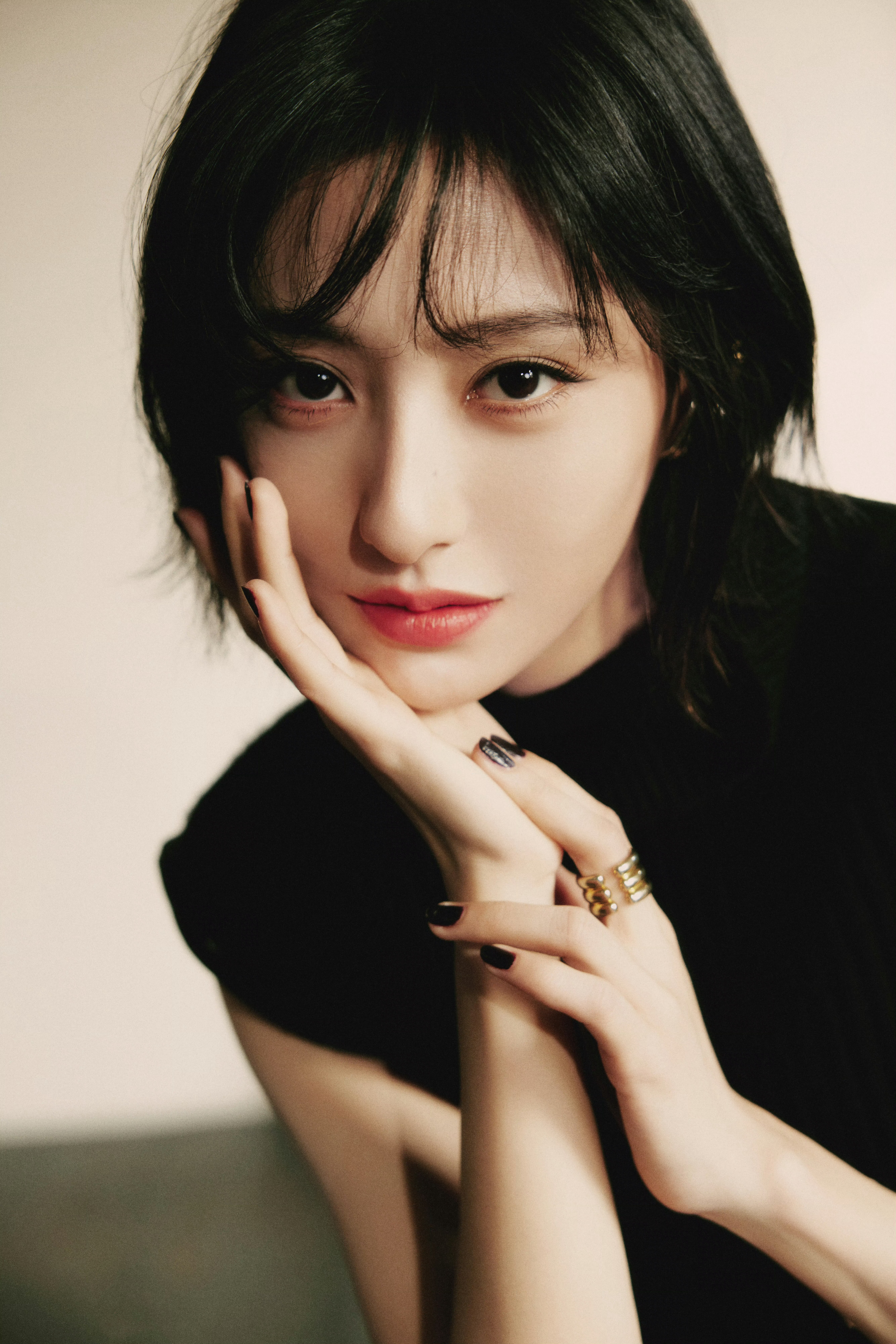 胡连馨 x 嗨丝美腿[期待]看胡连馨还珠无法保持苹果肌扁平 ​​​