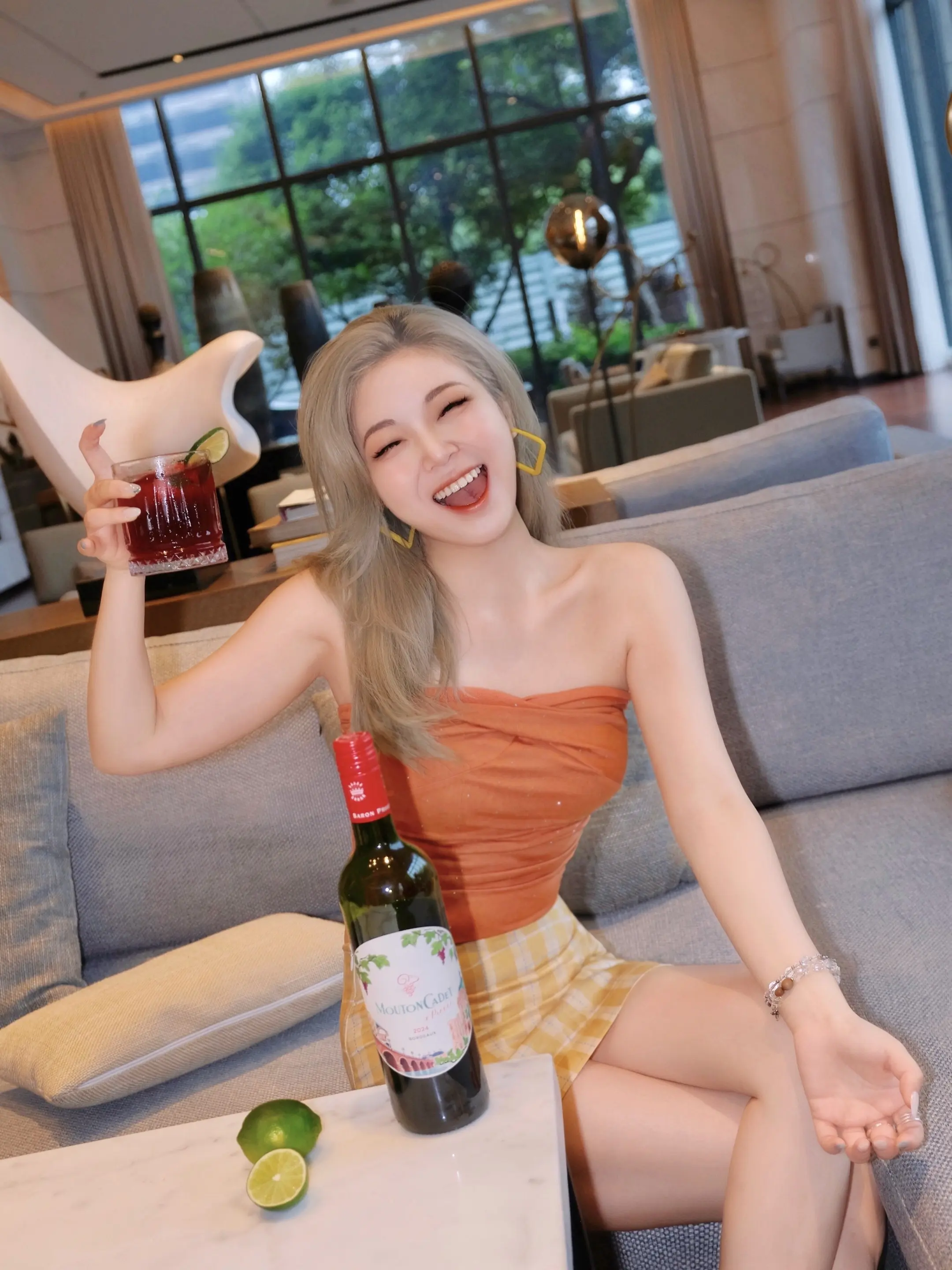生活本就该新鲜有趣啊！！喝酒更是！🍋‍。生活里我就爱活人感 喝酒更是...