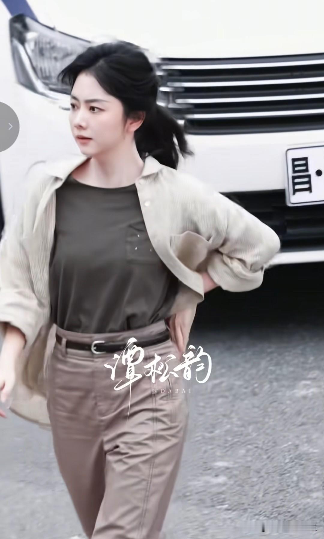 这个动作美吗？好喜欢😍明星 女明星绝美时刻 明星神似瞬间 [赞][赞][赞]