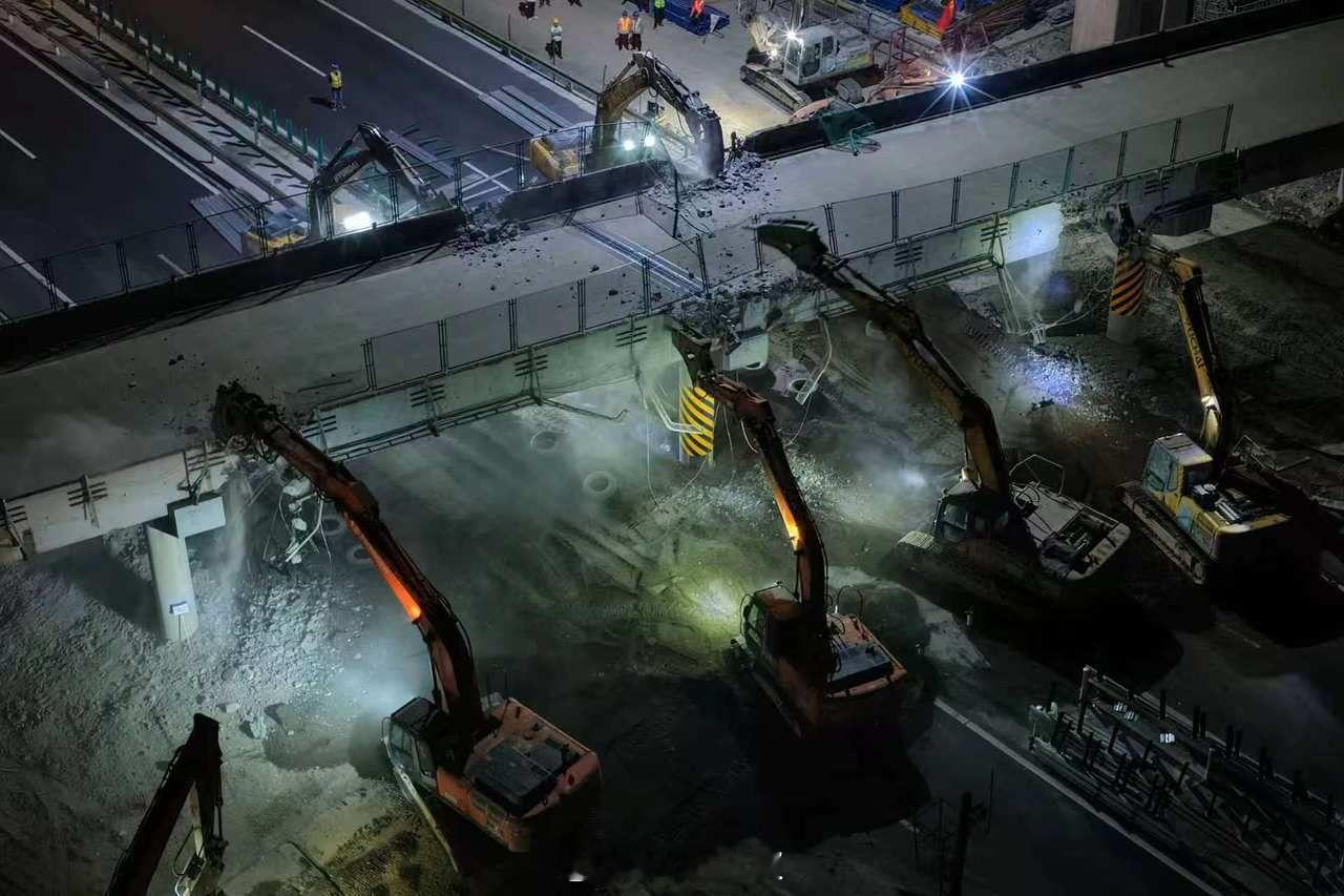 宁波甬台温高速改扩建跑出建设加速度 5月14日，甬台温高速改扩建宁波北段项目完成