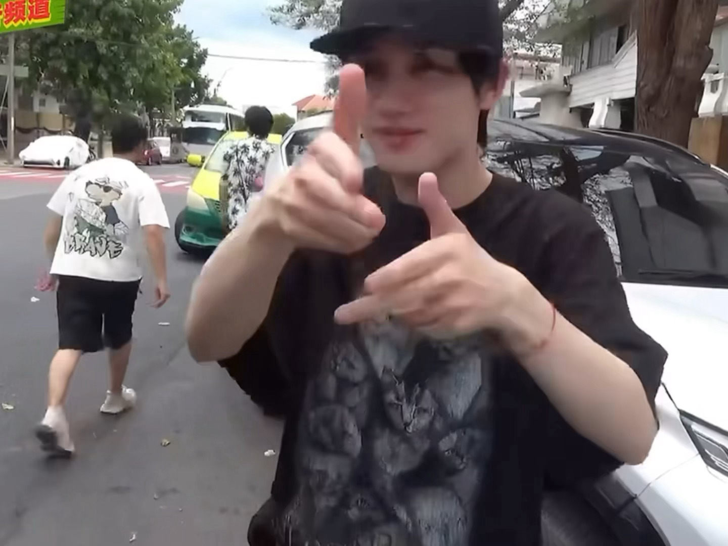 我的小男生又回来了这次真的是拿着机关枪“突突突”横扫所有烦恼了