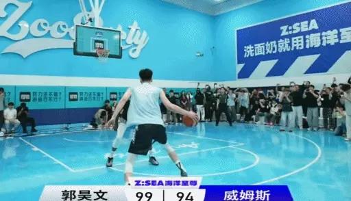 CBA联赛得分王名不虚传！郭昊文左手上篮绝杀威姆斯！
    刚刚结束的民间篮球