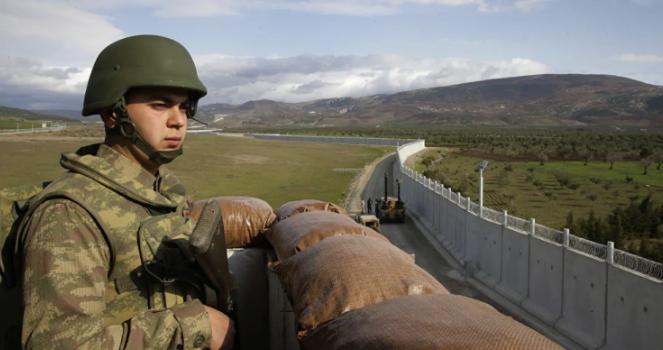 抓现行！当地时间11日，伊朗安全部门在北呼罗珊省省会博季努尔德市逮捕了两名以色列