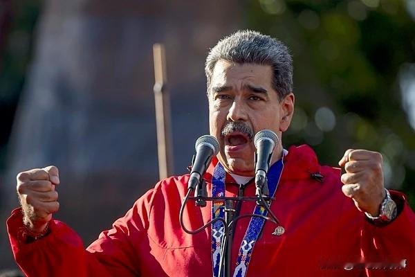 委内瑞拉总统马杜罗这次是真的大事不妙了，美国在进行空中打击后，已经让委内瑞拉不堪