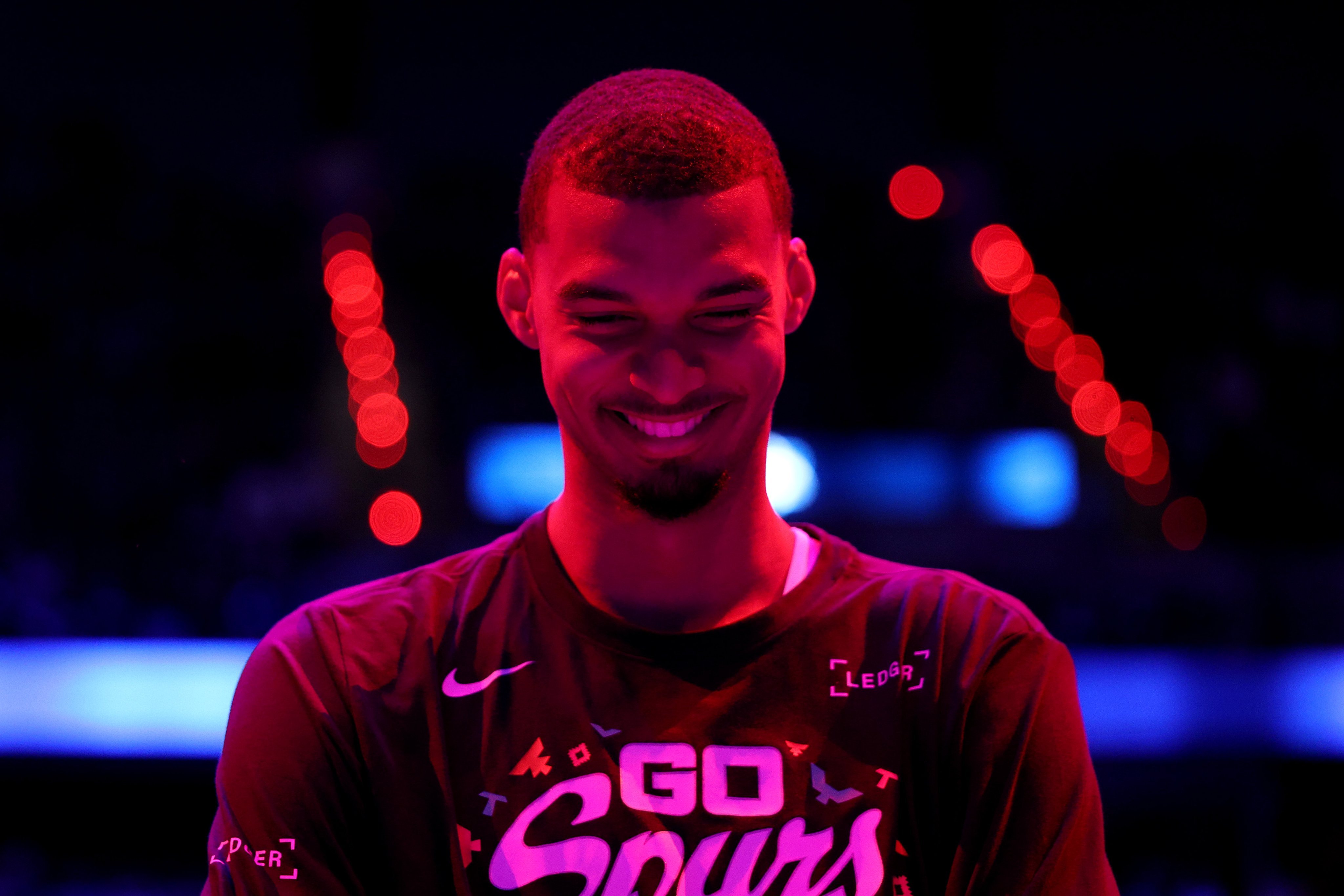 这个笑容有点诡异nba