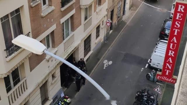 日前法国媒体报道称，在巴黎郊区的一家餐厅发生一起人质劫持事件，劫匪是餐厅老板，人