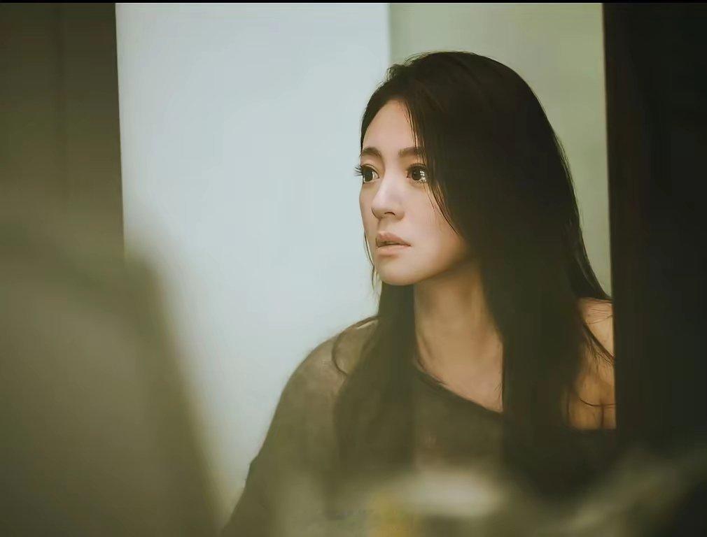 安以轩和陈荣炼永远不会离婚了。不是因为她的一双儿女，也不是因为太多财产绑在一起，