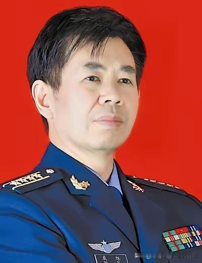 家人们！当一个预警者被围攻，这到底是舆论的狂欢，还是国家安全的危机？戴旭因直言战