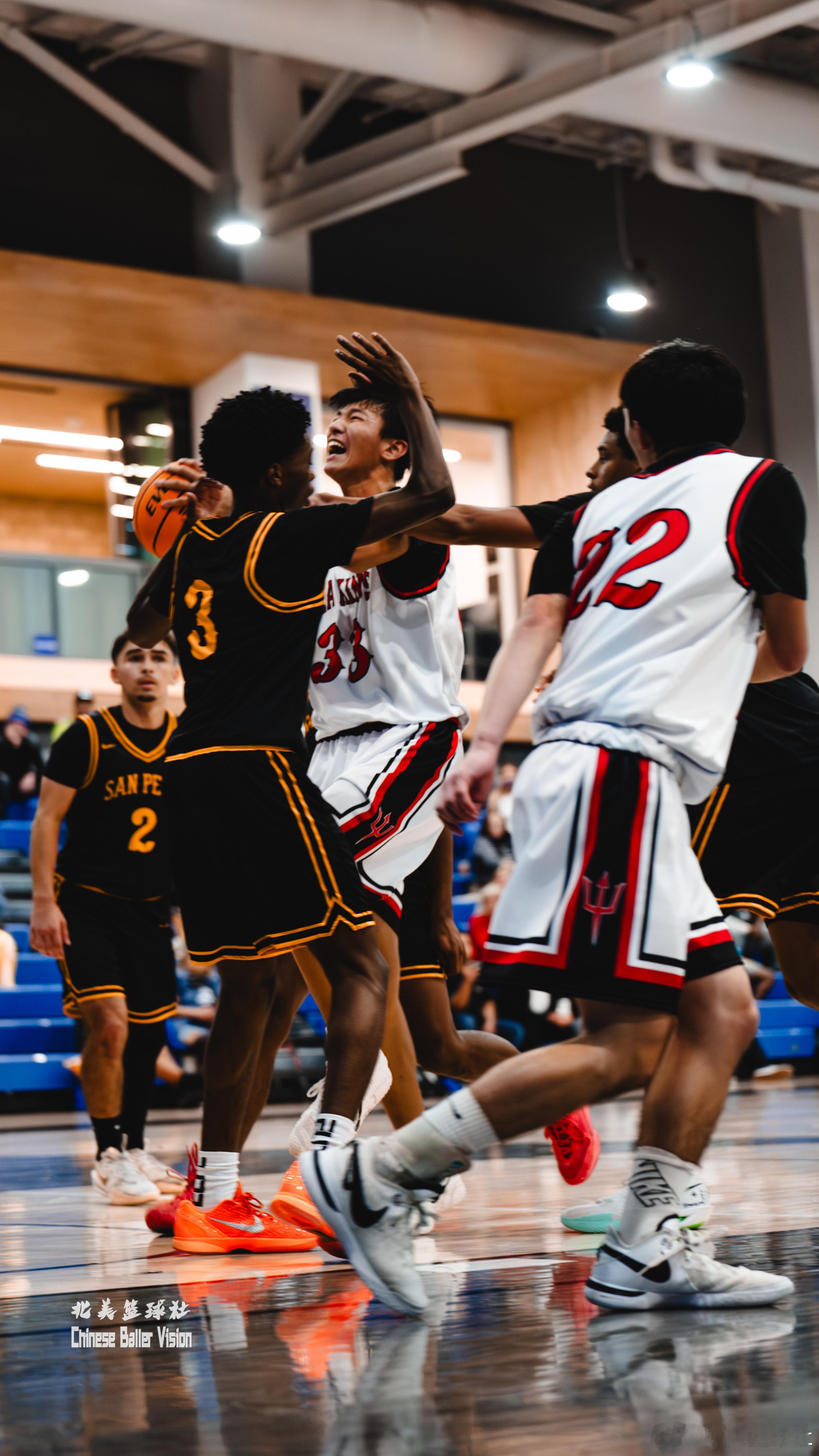 今天去看了洛杉矶Palos Verdes高中高三球员崔世一的高中校队比赛，2.0