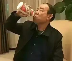 当今文坛与文人究竟缺少了什么？

我觉得缺少了良心，缺少了为这个时代写作的良心 