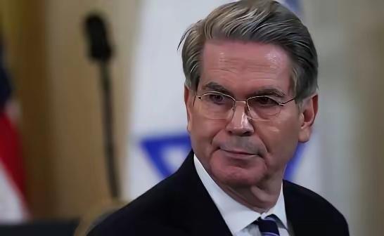 美国财长贝森特终于说了句大实话！很多人以为，中国最大的底牌是稀土。错了！真相是，