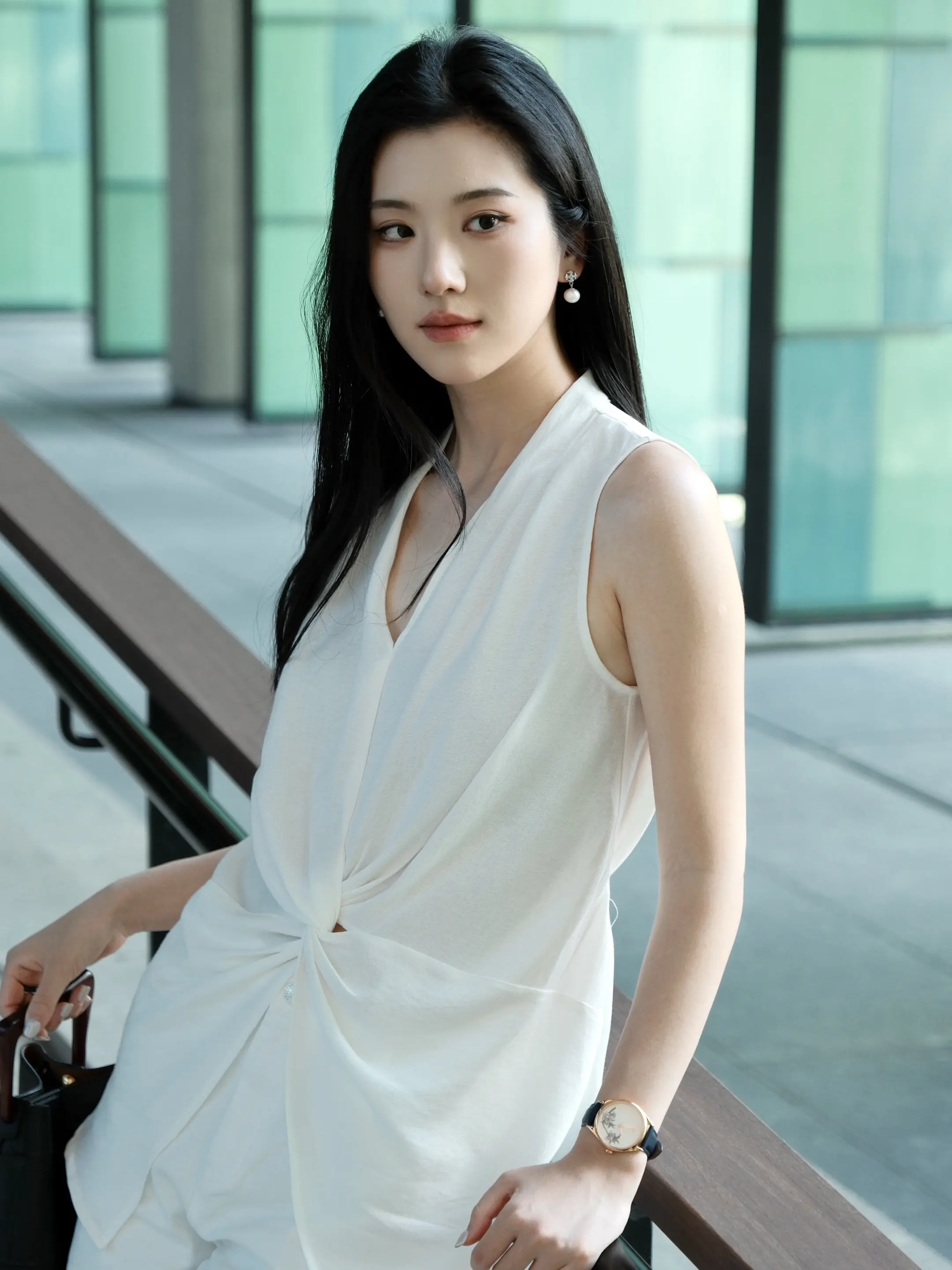 女士 请务必保持精力充沛容光焕发。