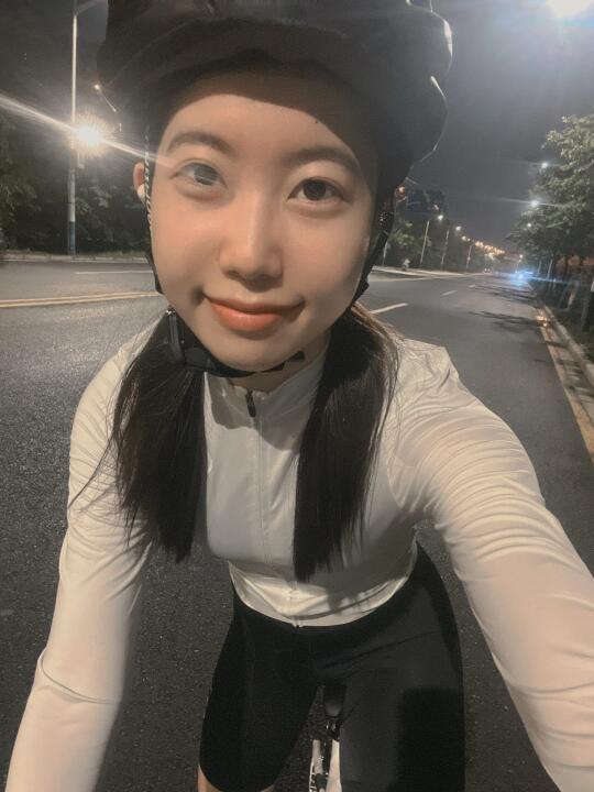 可惜你不骑车🚴🏻‍♀️，夜骑的快乐你不懂
