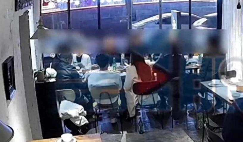 我的妈耶！吃霸王餐！
好厚的脸皮啊！
十个人里凑不出一个体面人！

十个人吃饭。