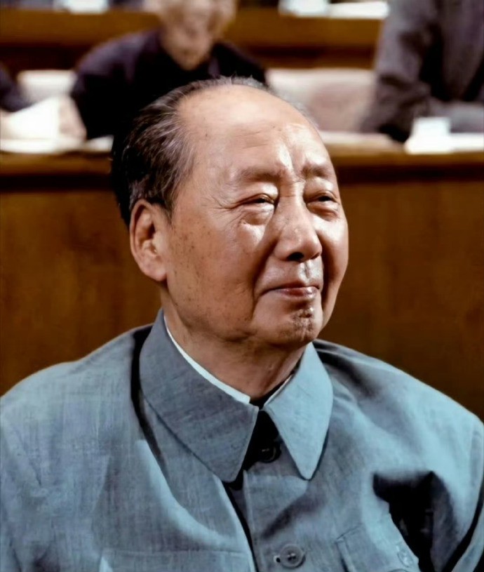 前无古人，后无来者。致敬伟人！给毛主席送花🌹🌹🌹  
