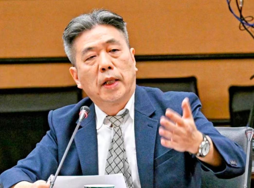 民进党着急了

最近民进党在动作上有点“忙乱”，尤其是在反间谍这件事上，三板斧挥