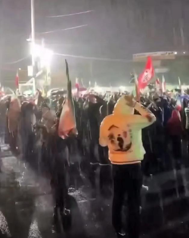 暴雨淹伊朗！几十年不遇洪灾，内贾德12年前“偷雨云”言论炸翻全网

4月以来，伊
